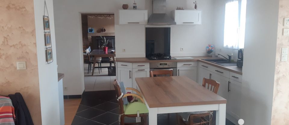 House 5 rooms of 119 m² in Bazoges-en-Paillers (85130)