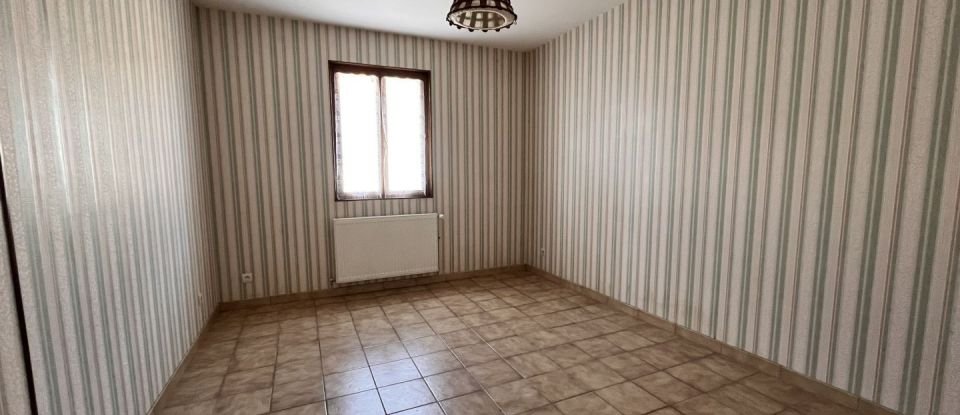 House 5 rooms of 120 m² in Bourbon-Lancy (71140)