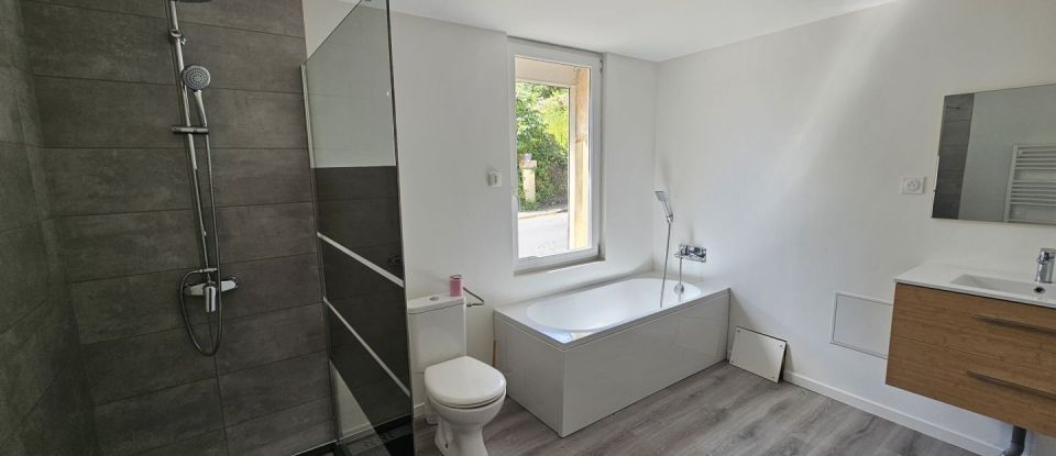 Maison 4 pièces de 109 m² à Creysse (24100)