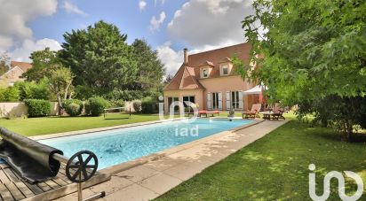 House 10 rooms of 267 m² in Feucherolles (78810)