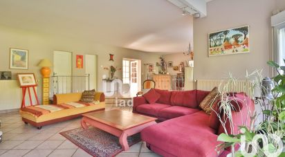 House 10 rooms of 267 m² in Feucherolles (78810)