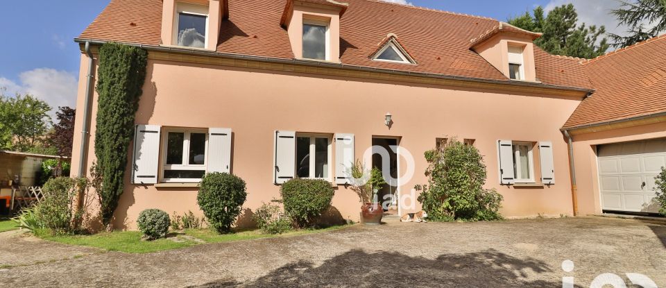 House 10 rooms of 267 m² in Feucherolles (78810)