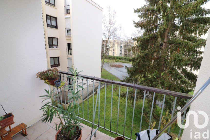 Apartment 4 rooms of 72 m² in Avon (77210)