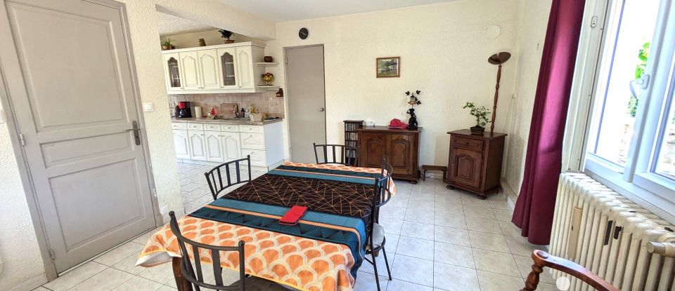 House 5 rooms of 115 m² in Saujon (17600)