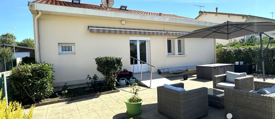 House 5 rooms of 115 m² in Saujon (17600)