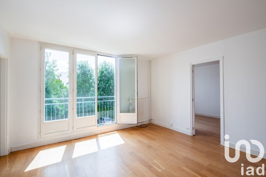 Apartment 4 rooms of 67 m² in Versailles (78000)