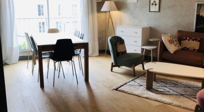 Appartement 3 pièces de 74 m² à Paris (75016)