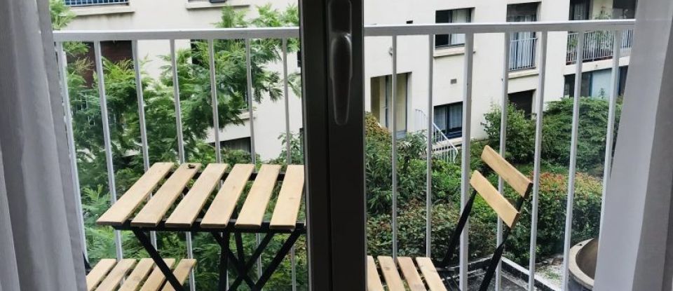 Appartement 3 pièces de 74 m² à Paris (75016)