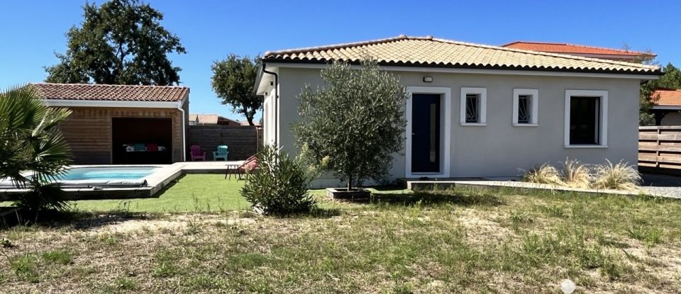 Maison 4 pièces de 80 m² à Vensac (33590)