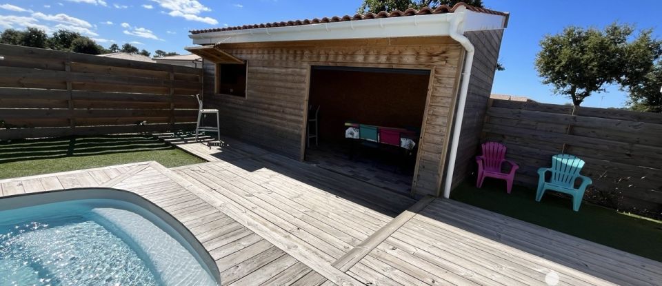 Maison 4 pièces de 80 m² à Vensac (33590)