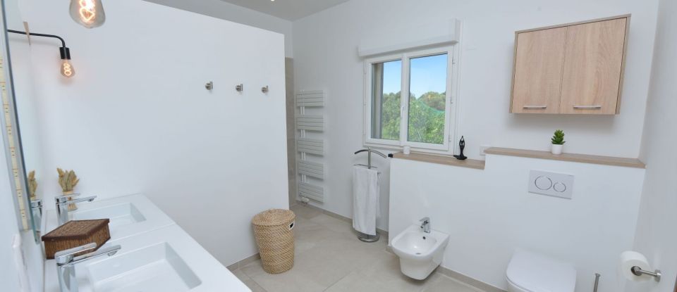 Maison 7 pièces de 251 m² à Arles (13200)