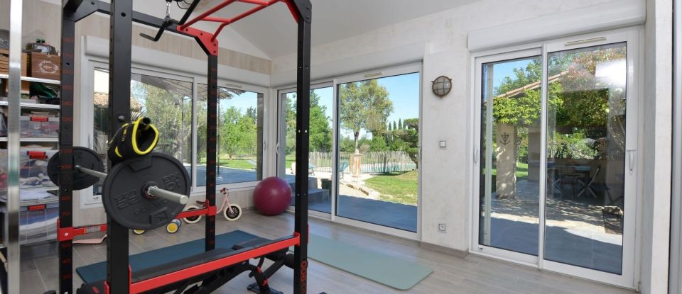 Maison 7 pièces de 251 m² à Arles (13200)