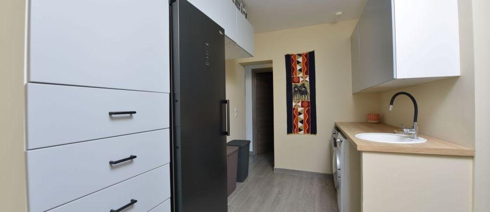 Maison 7 pièces de 251 m² à Arles (13200)