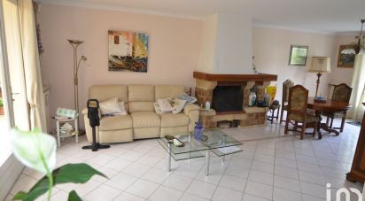 House 6 rooms of 122 m² in Saint-Arnoult-en-Yvelines (78730)