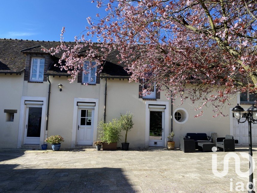 House 6 rooms of 246 m² in Saint-Fargeau-Ponthierry (77310)