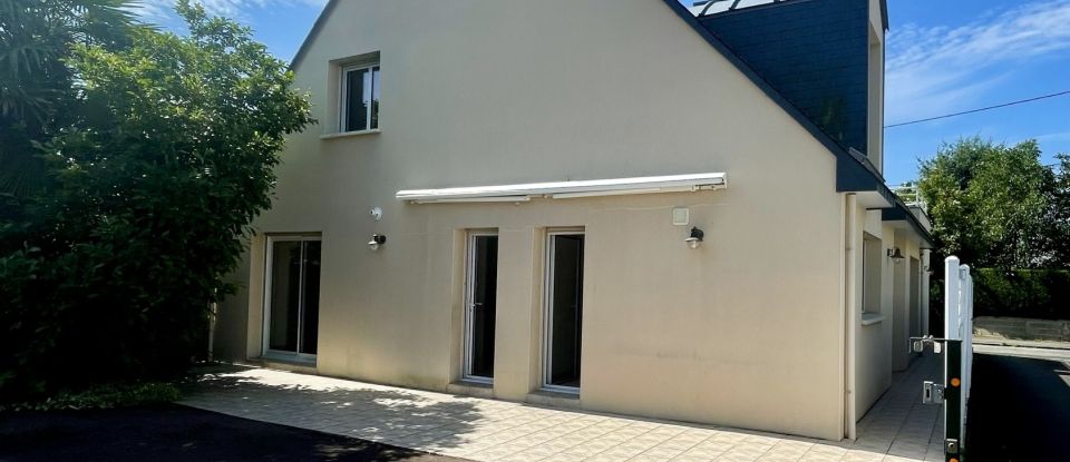 House 7 rooms of 181 m² in Thorigné-Fouillard (35235)