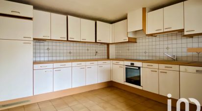 Appartement 4 pièces de 118 m² à Sergy (01630)