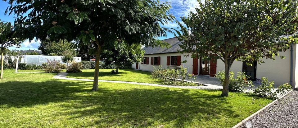 Village house 6 rooms of 155 m² in Allonnes (49650)