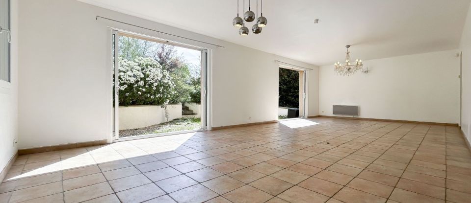 House 9 rooms of 213 m² in Bazemont (78580)