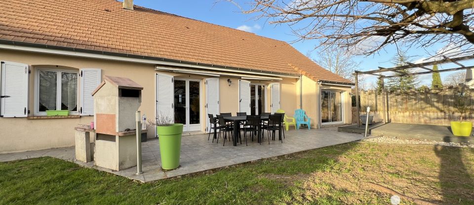 House 7 rooms of 188 m² in Roézé-sur-Sarthe (72210)