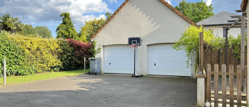 House 7 rooms of 188 m² in Roézé-sur-Sarthe (72210)