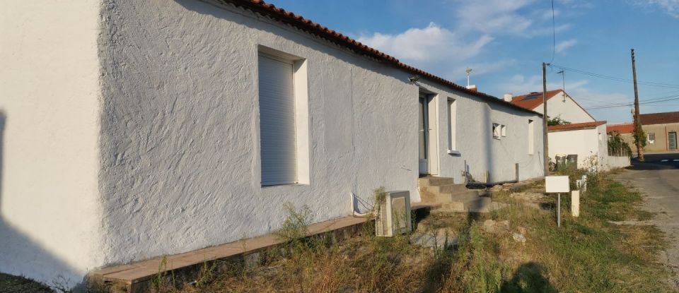 Maison 4 pièces de 104 m² à Saint-Hilaire-de-Chaléons (44680)