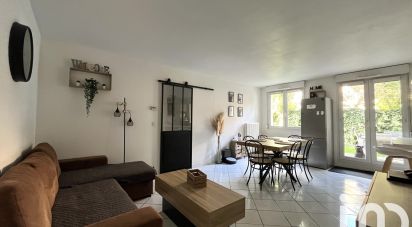 Apartment 3 rooms of 63 m² in Pontault-Combault (77340)