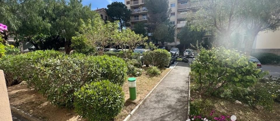 Apartment 4 rooms of 77 m² in Toulon (83000)