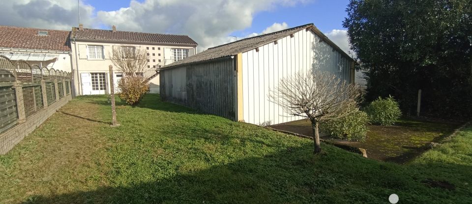 House 5 rooms of 149 m² in Châtillon-sur-Thouet (79200)