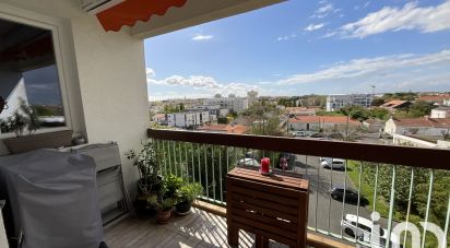 Apartment 5 rooms of 98 m² in La Rochelle (17000)