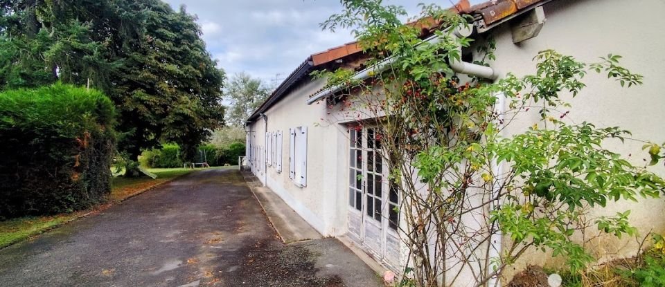 Longere 7 rooms of 200 m² in Parthenay (79200)