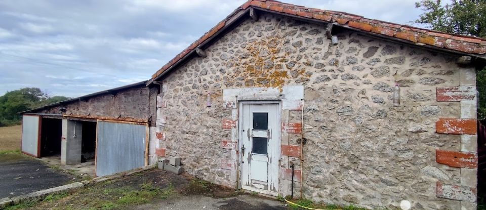 Longère 7 pièces de 200 m² à Parthenay (79200)