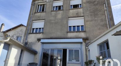 Immeuble de 235 m² à Niort (79000)