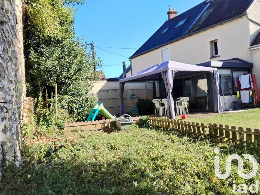 Maison de village 4 pièces de 82 m² à Pussay (91740)