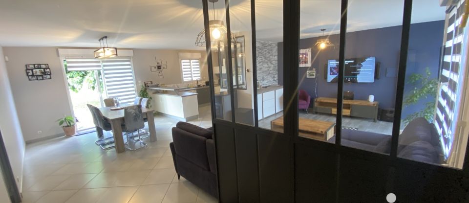 Maison 4 pièces de 105 m² à Vouneuil-sur-Vienne (86210)