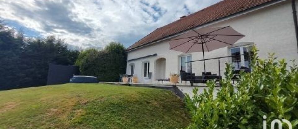 House 4 rooms of 153 m² in Saint-Vincent-Bragny (71430)