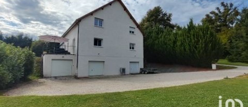 House 4 rooms of 153 m² in Saint-Vincent-Bragny (71430)