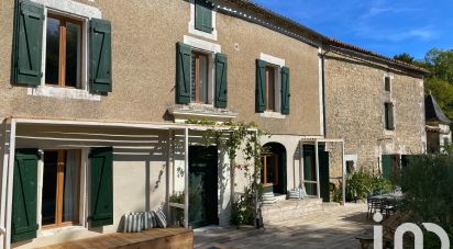 Maison 5 pièces de 156 m² à Gond-Pontouvre (16160)