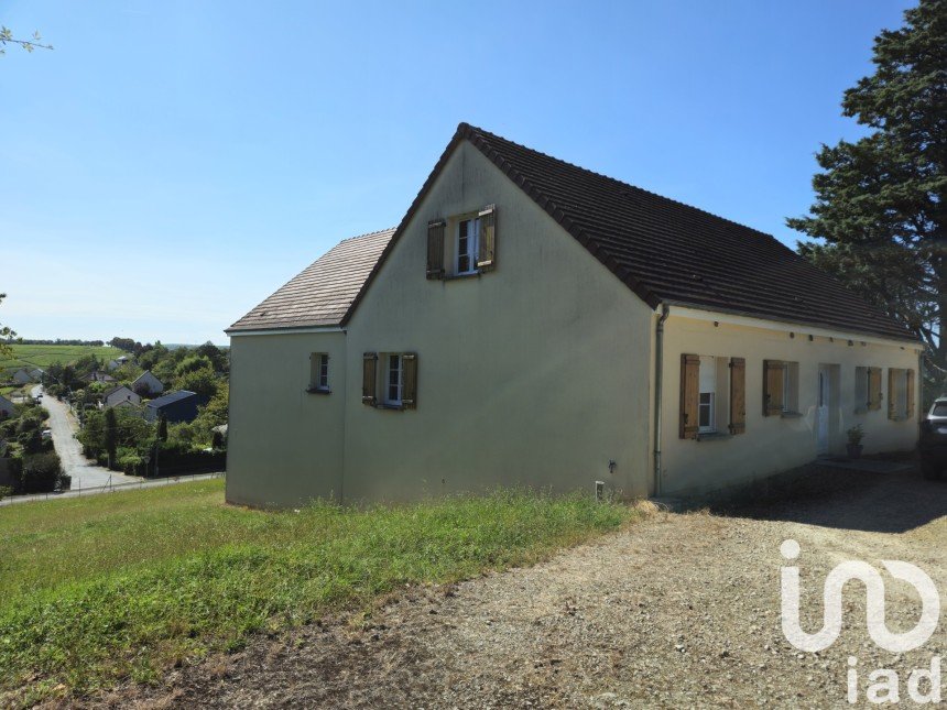 Traditional house 9 rooms of 222 m² in Sancerre (18300)