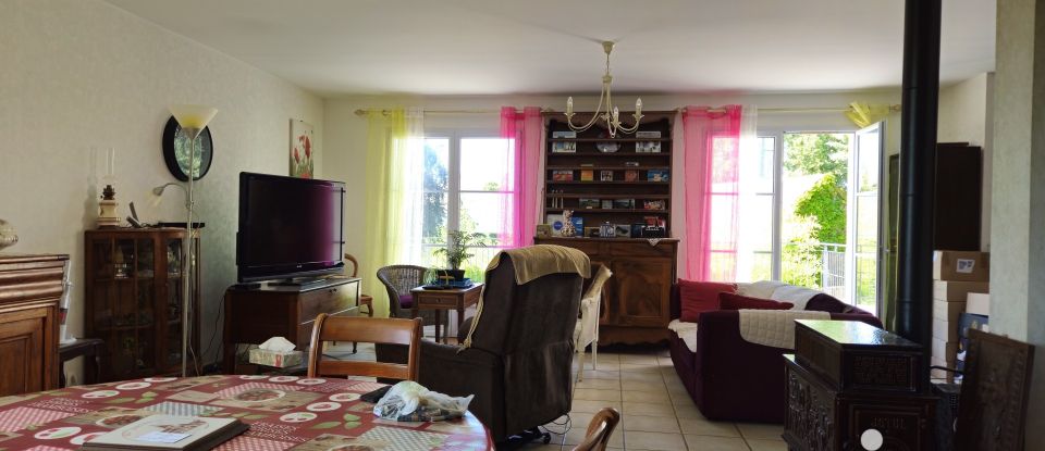 Traditional house 9 rooms of 222 m² in Sancerre (18300)