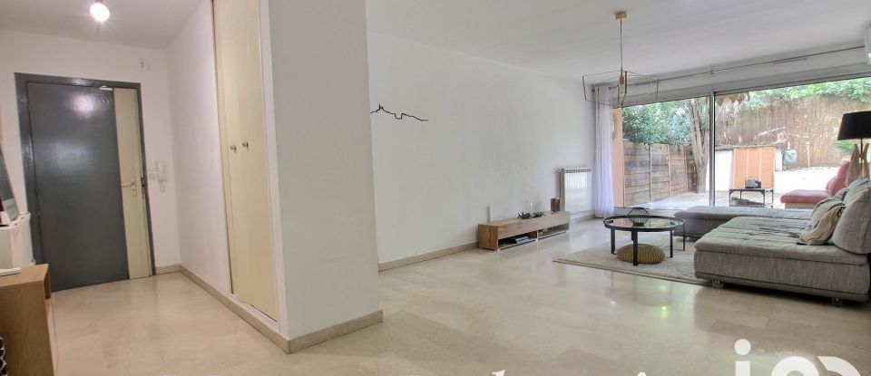 Appartement 3 pièces de 77 m² à Marseille (13012)