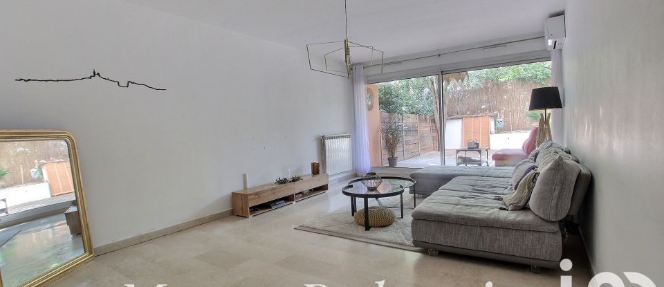 Appartement 3 pièces de 77 m² à Marseille (13012)