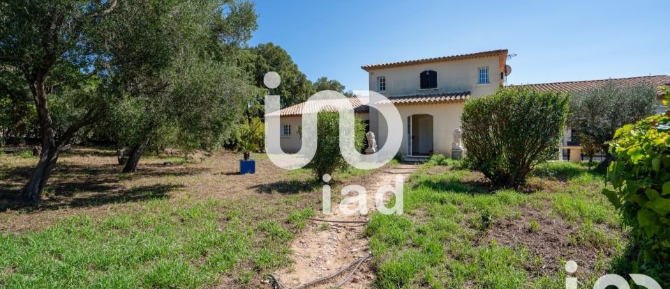 Demeure 19 pièces de 585 m² à Grimaud (83310)