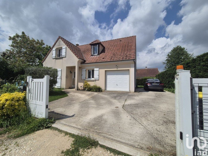 House 5 rooms of 126 m² in Boissy-le-Châtel (77169)