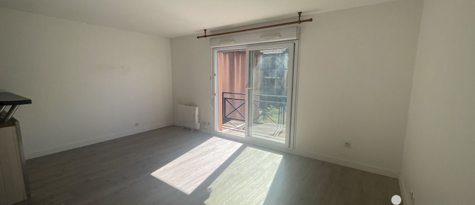 Apartment 2 rooms of 48 m² in - (31830)