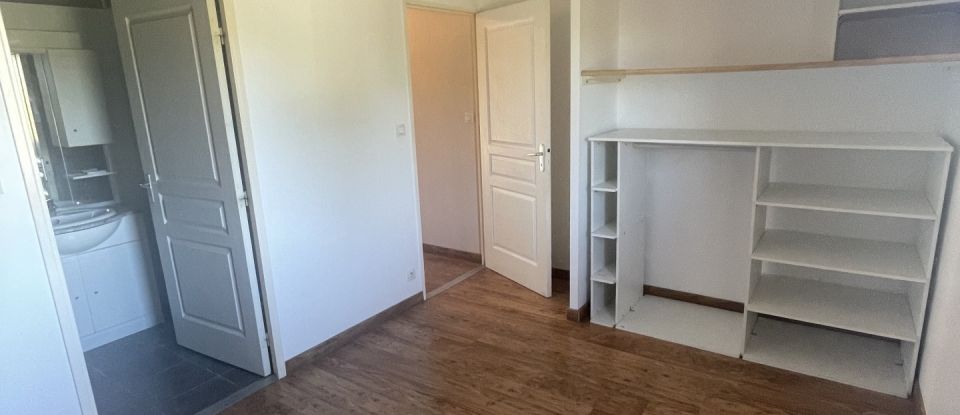 Apartment 2 rooms of 48 m² in - (31830)