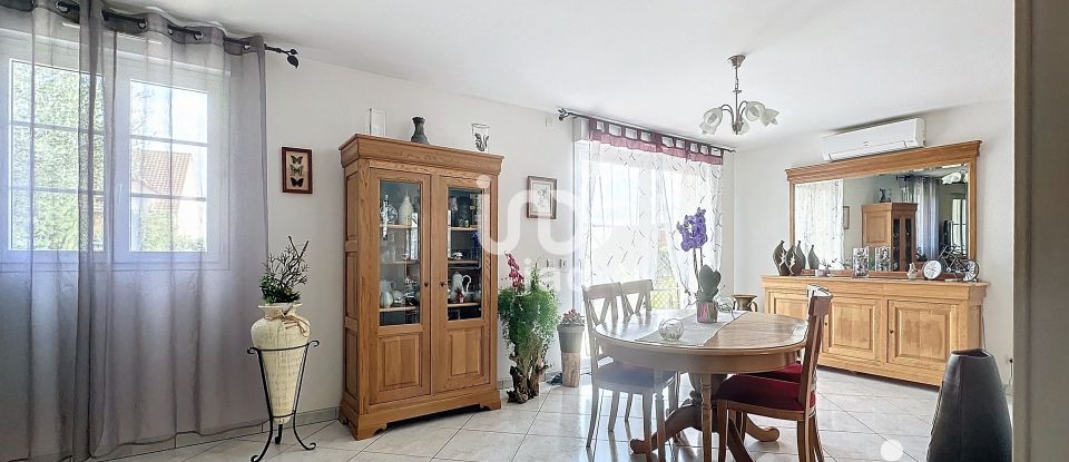 Traditional house 6 rooms of 130 m² in Angerville (91670)