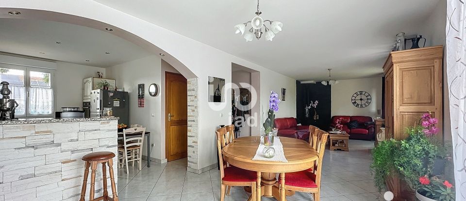 Traditional house 6 rooms of 130 m² in Angerville (91670)