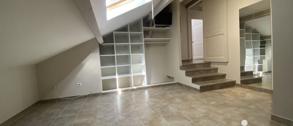 Maison de ville 8 pièces de 227 m² à Avignon (84000)