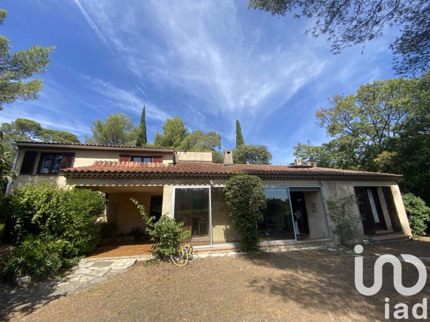 Maison 7 pièces de 171 m² à Toulon (83000)